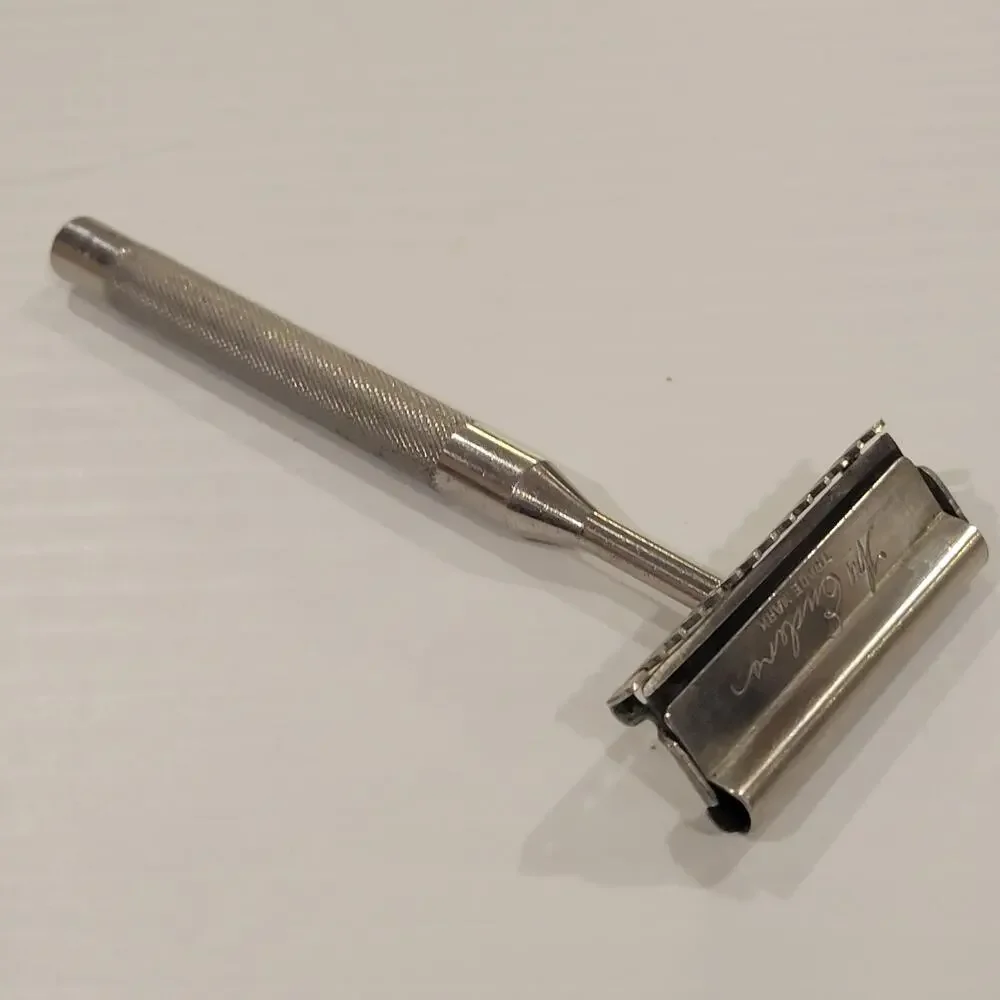 Vintage Enders Safety Razor Silver Tone with 2 blade.